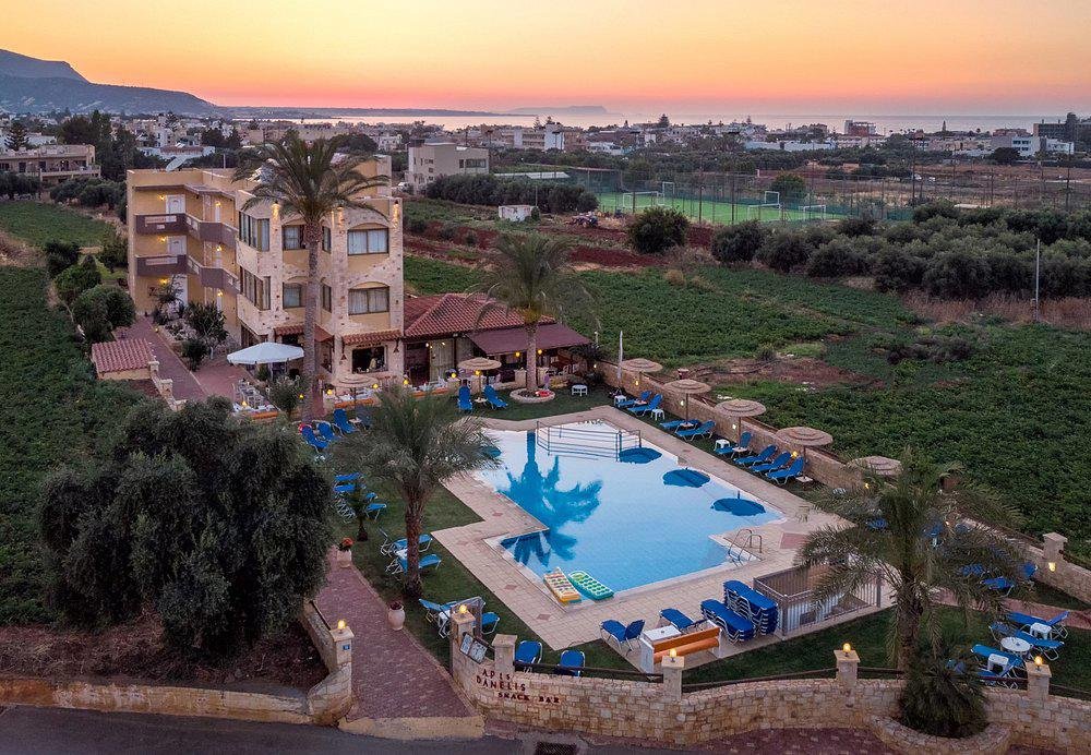 Danelis Studios en Apartments